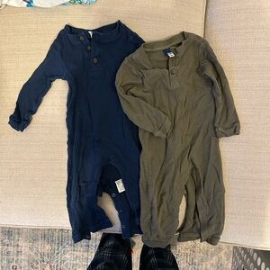 Old Navy Toddler Boy Long Sleeve One Pieces in Navy and Olive 12-18M